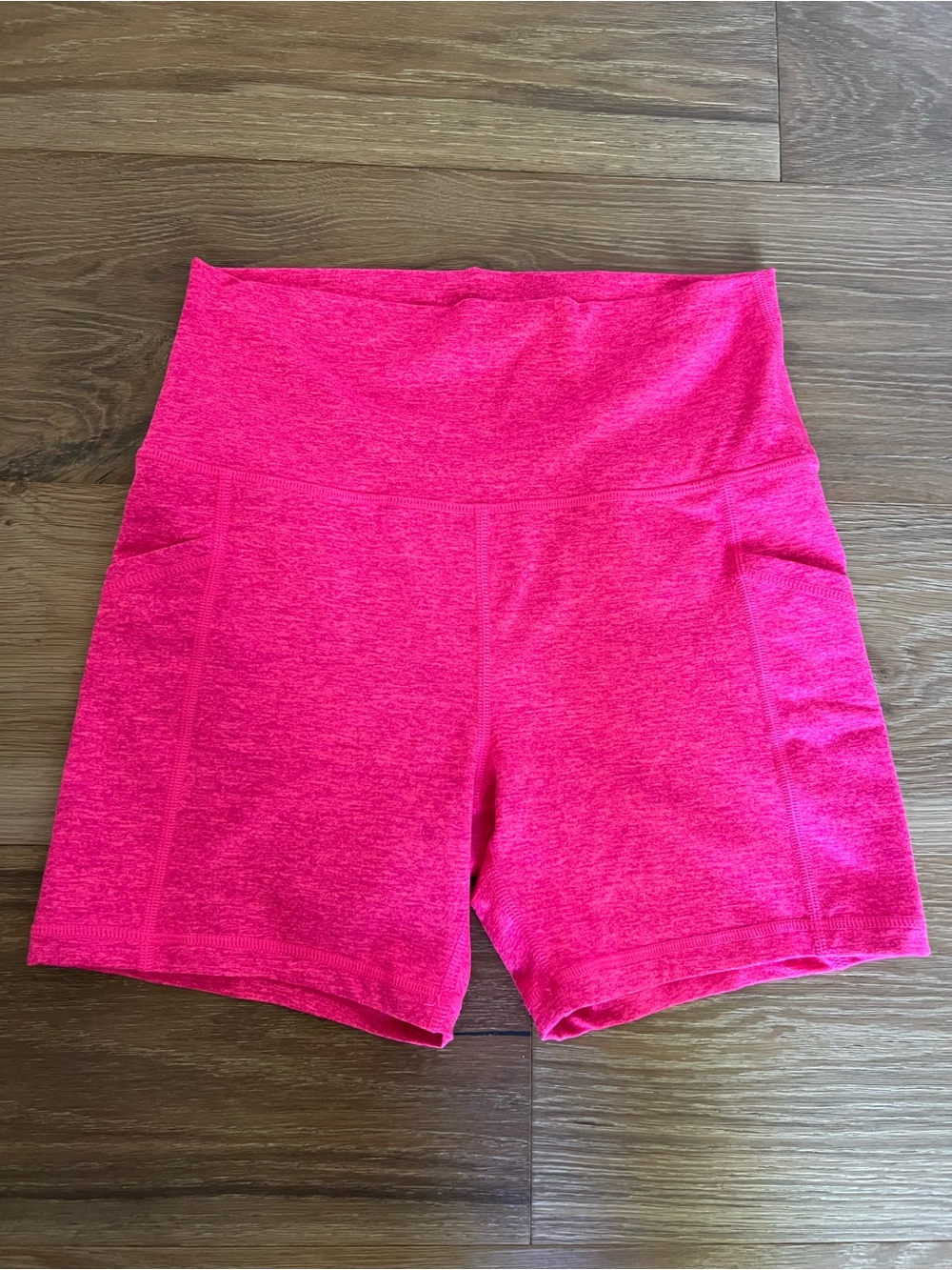 Offline by Aerie the Hugger 5 inch bike shorts